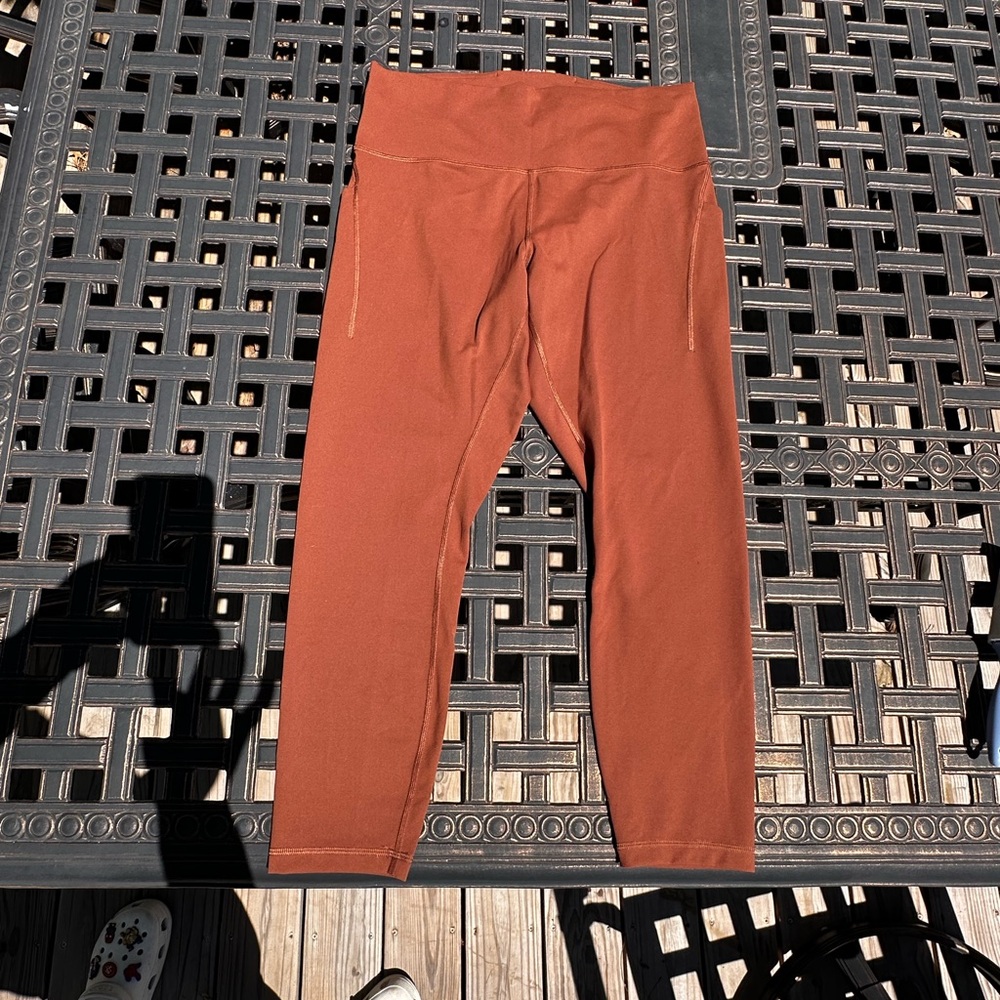 Lululemon wunder train leggings with pocket
